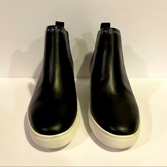 NWOT Chelsea & Violet Black Wedge Sneaker Bootie - Picture 1 of 8